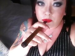 Small Tit GF Stacy Cruz jouit en se faisant lécher